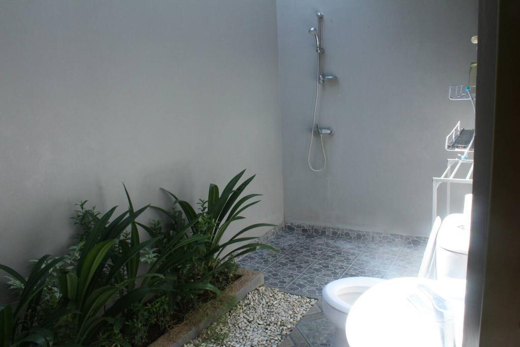 Purnama Guesthouse Canggu Екстериор снимка