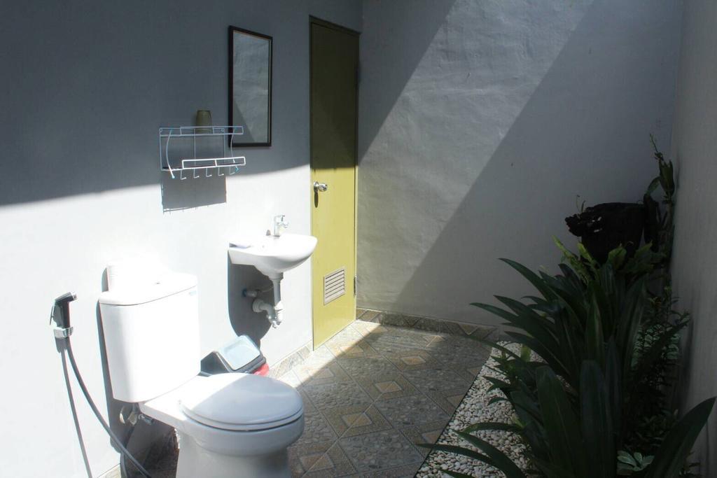Purnama Guesthouse Canggu Екстериор снимка